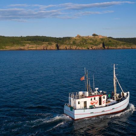 Varra Water - Unique Boat Accomodation - Bornholm - Fjaelstavn Nexo ภายนอก รูปภาพ