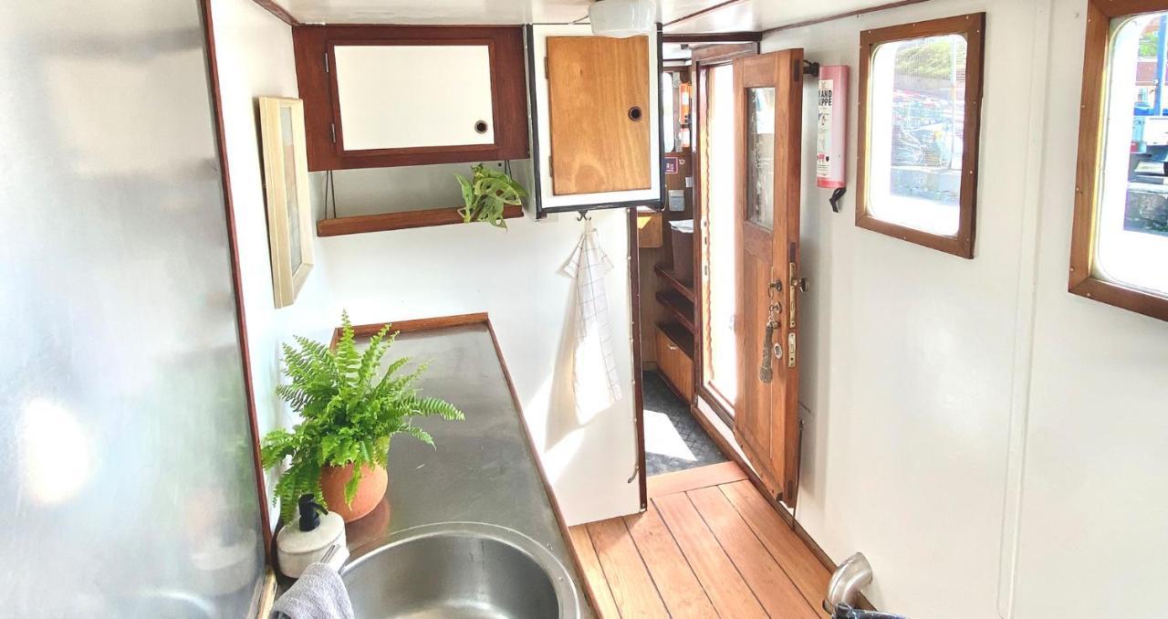 Varra Water - Unique Boat Accomodation - Bornholm - Fjaelstavn Nexo ภายนอก รูปภาพ