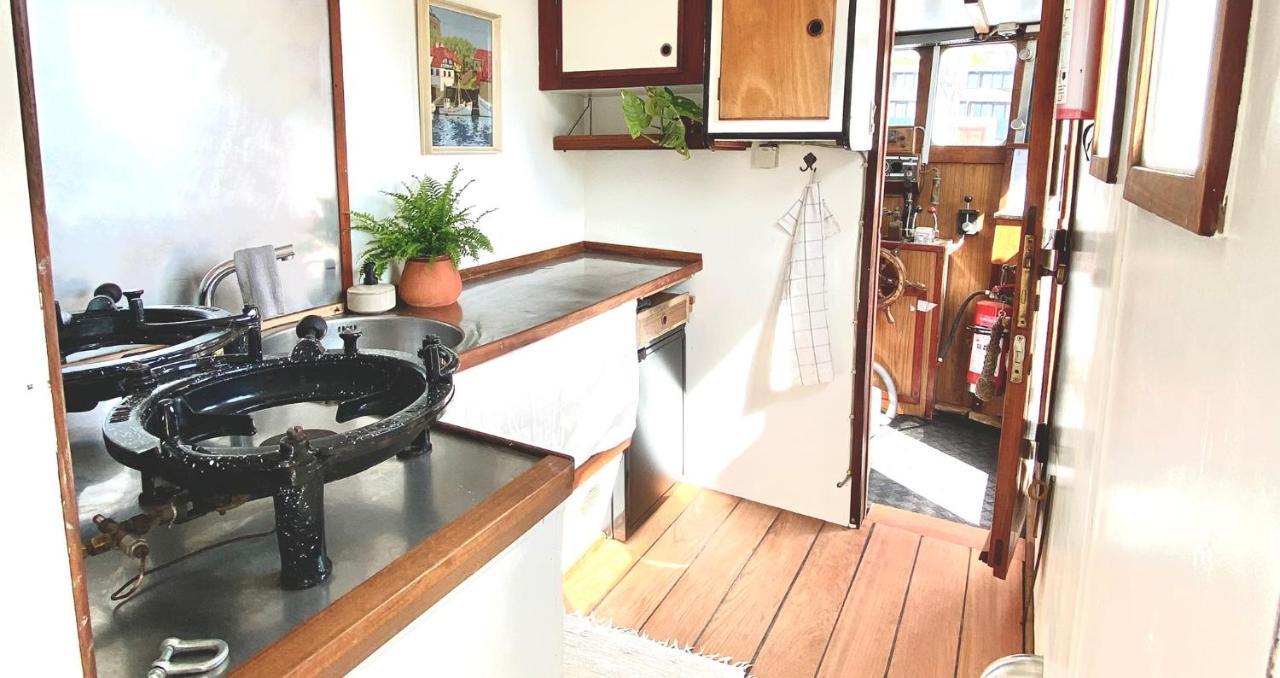 Varra Water - Unique Boat Accomodation - Bornholm - Fjaelstavn Nexo ภายนอก รูปภาพ