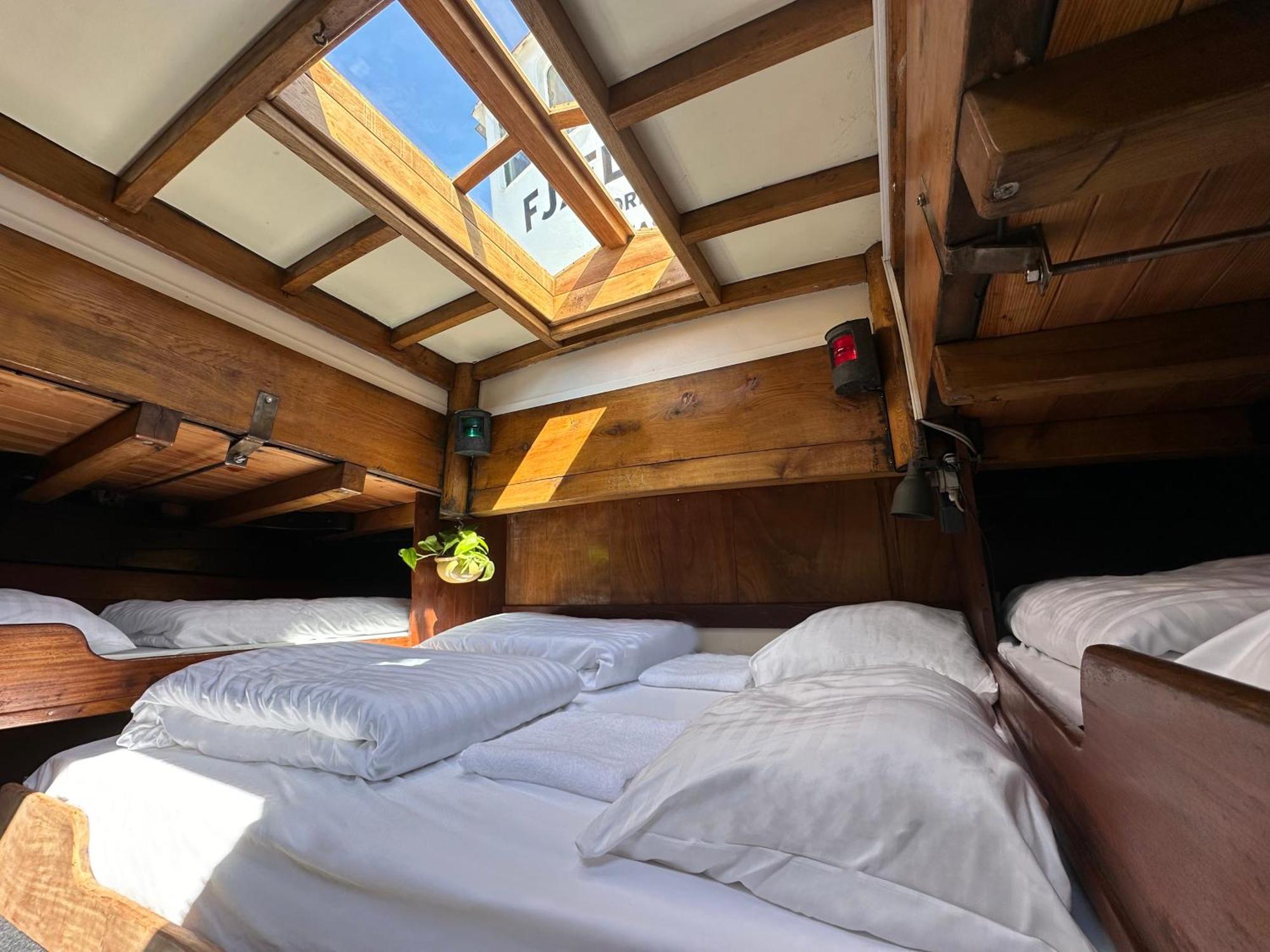 Varra Water - Unique Boat Accomodation - Bornholm - Fjaelstavn Nexo ภายนอก รูปภาพ