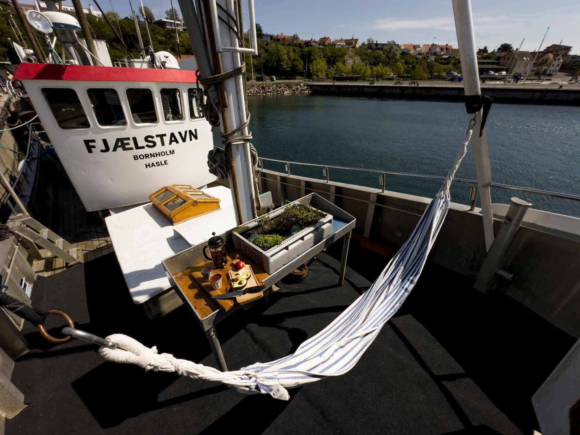 Varra Water - Unique Boat Accomodation - Bornholm - Fjaelstavn Nexo ภายนอก รูปภาพ